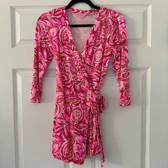 MOVING SALE: Lilly Pulitzer Karlie Wrap Romper in Mango Salsa size XS - Picture 2 of 6